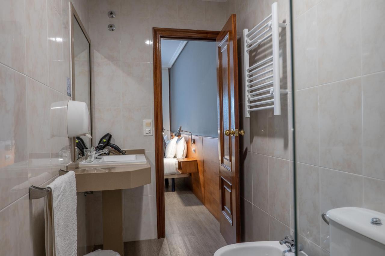 Hotel Carlos 96 Melide Bagian luar foto